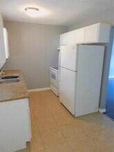 3719 Meadowlake Rd in Pasadena, TX - Building Photo - Building Photo