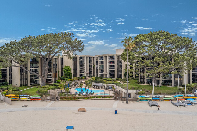 Bay Scene Condominiums in San Diego, CA - Building Photo - Building Photo