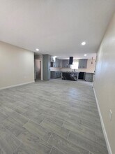 952 Rd 5858 in Cleveland, TX - Foto de edificio - Building Photo