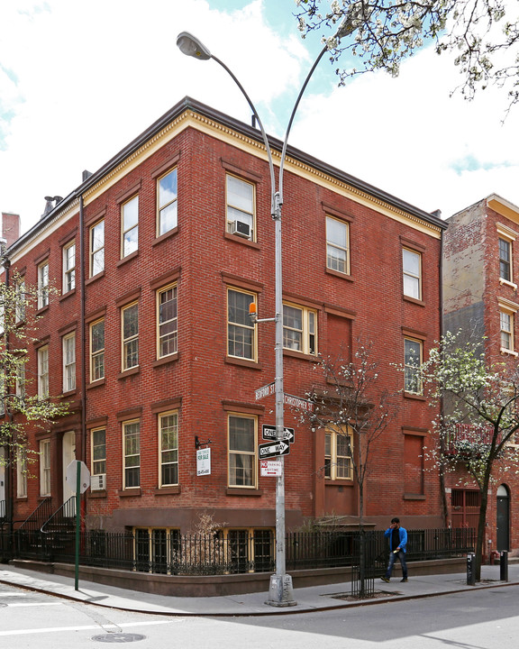 117 Bedford St in New York, NY - Building Photo