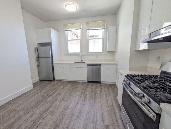 1052-1052 Divisadero St in San Francisco, CA - Building Photo - Building Photo