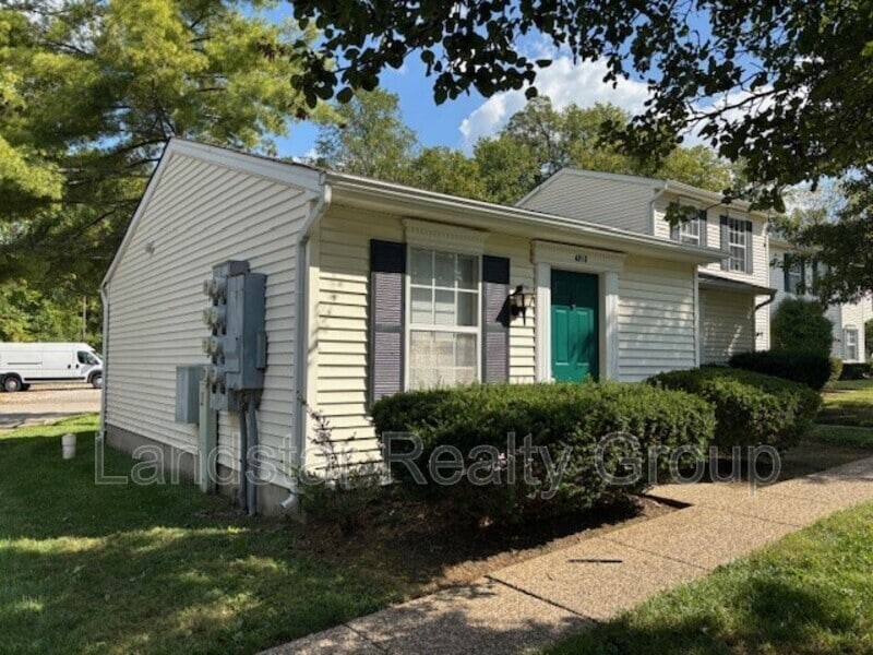 4913 Villa Fair Rd in Louisville, KY - Building Photo