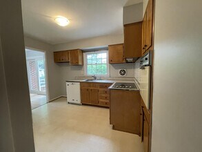 810 Loxford Terrace in Silver Spring, MD - Building Photo - Building Photo