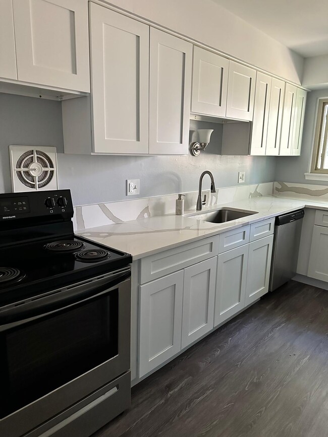 property at 1880 Axtell Dr