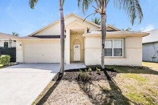 1267 Olympic Cir in Greenacres, FL - Building Photo