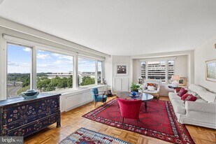 2475 Virginia Ave NW in Washington, DC - Building Photo