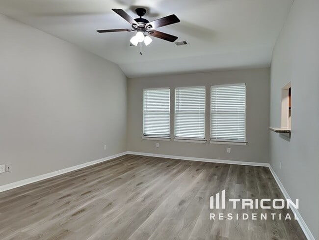 10774 Royal York Dr in Conroe, TX - Building Photo - Building Photo