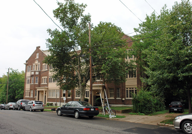 700-702 Prince Edward St in Fredericksburg, VA - Foto de edificio - Building Photo