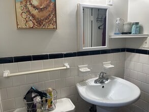 138 W 51st St in Savannah, GA - Building Photo - Building Photo