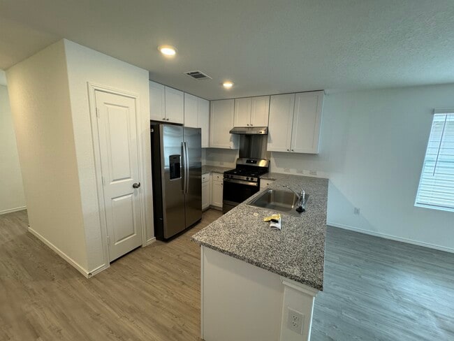 949 Barbarosa Rd in New Braunfels, TX - Building Photo - Building Photo