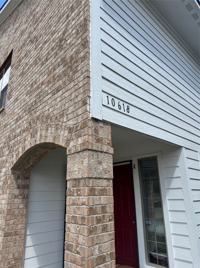 10618 Pine Landing Dr in Houston, TX - Building Photo - Building Photo