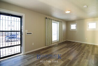 34 Glenwood Ave in Tooele, UT - Building Photo - Building Photo