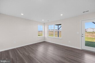 569 Seeback Dr in Charles Town, WV - Building Photo - Building Photo