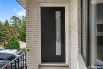 15 Barnes Dr in Ridgefield Park, NJ - Building Photo - Building Photo
