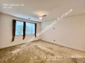 966 Lindsay Ln in Clovis, CA - Building Photo - Building Photo