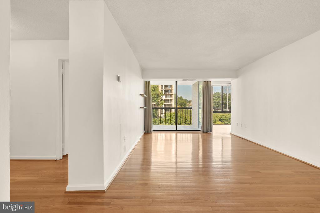 4500 S Four Mile Run Dr in Arlington, VA - Building Photo