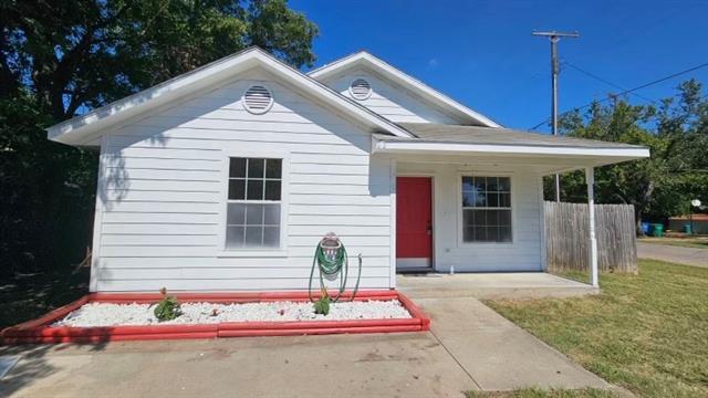 701 E College St in Sherman, TX - Building Photo