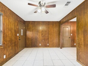 701 Henrietta St in Fredericksburg, TX - Building Photo - Building Photo