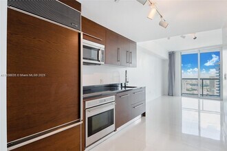 465 Brickell Ave, Unit 4904 in Miami, FL - Building Photo - Building Photo
