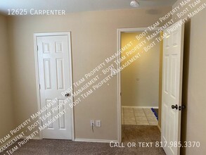 12625 Carpenter Ln in Rhome, TX - Foto de edificio - Building Photo