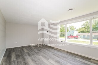 9207 Bobb Ave in St. Louis, MO - Foto de edificio - Building Photo