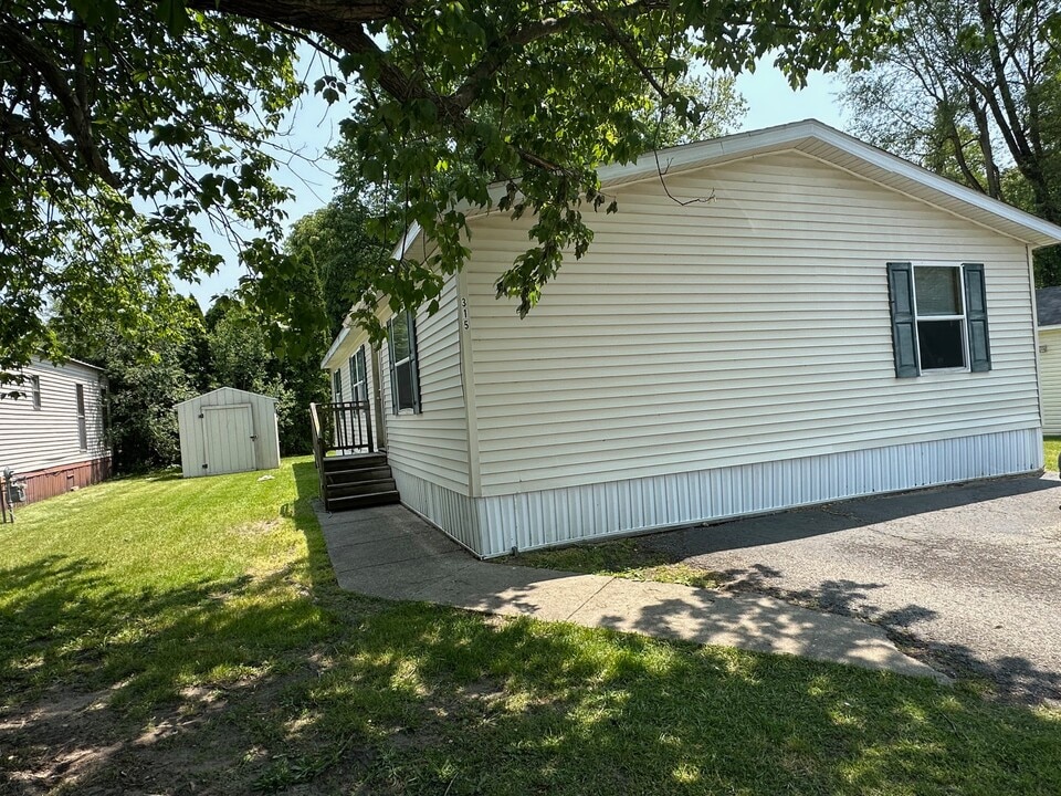 315 Sheryl A Ln in Battle Creek, MI - Building Photo