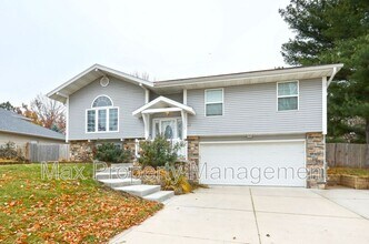 1040 39th St in West Des Moines, IA - Building Photo - Building Photo