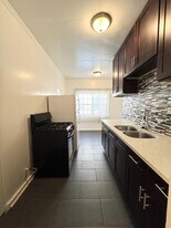 636 N Plymouth Blvd in Los Angeles, CA - Building Photo