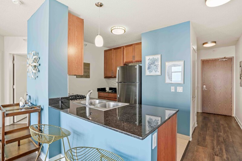 550 W Kinzie St in Chicago, IL - Building Photo