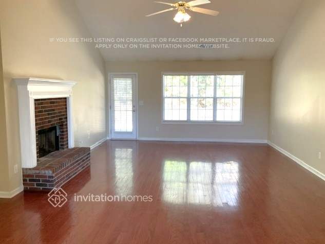 4104 Roslindale Ln in Buford, GA - Foto de edificio - Building Photo