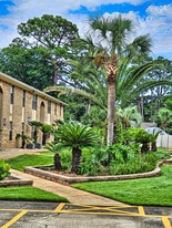 Jaymar Apartments in Fort Walton Beach, FL - Building Photo