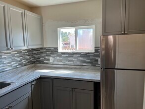 21611 Wahoo Trl, Unit Second floor in Chatsworth, CA - Building Photo - Building Photo