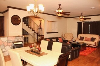 6324 Fairdale Ln in Houston, TX - Building Photo - Building Photo