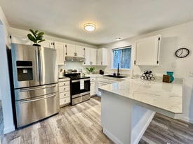 11323 E 40th Ave in Spokane Valley, WA - Building Photo