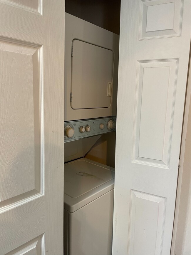 2048 N Rand Rd in Palatine, IL - Building Photo - Building Photo