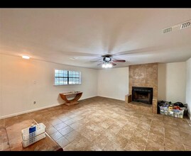 300 Nevils St in Bridge City, TX - Building Photo - Building Photo