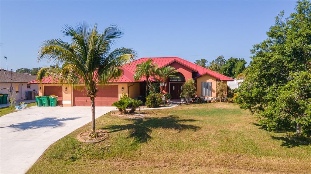 13449 Hopewell Ave in Port Charlotte, FL - Building Photo