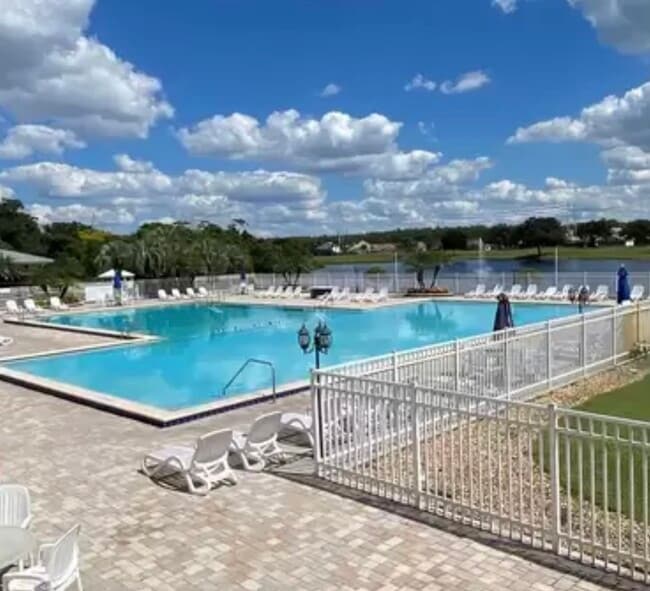 property at 3828 Southpointe Dr