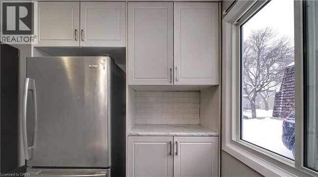 30 Amos Ave in Waterloo, ON - Building Photo - Building Photo