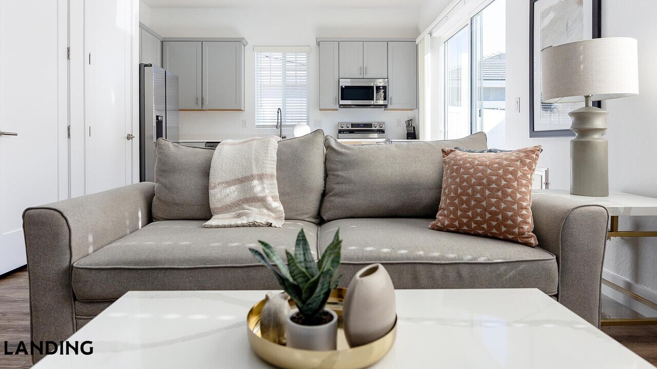 8200 W Encanto Blvd, Unit 105 in Phoenix, AZ - Building Photo