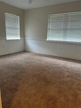 7412 McArthur St in Hitchcock, TX - Building Photo - Building Photo
