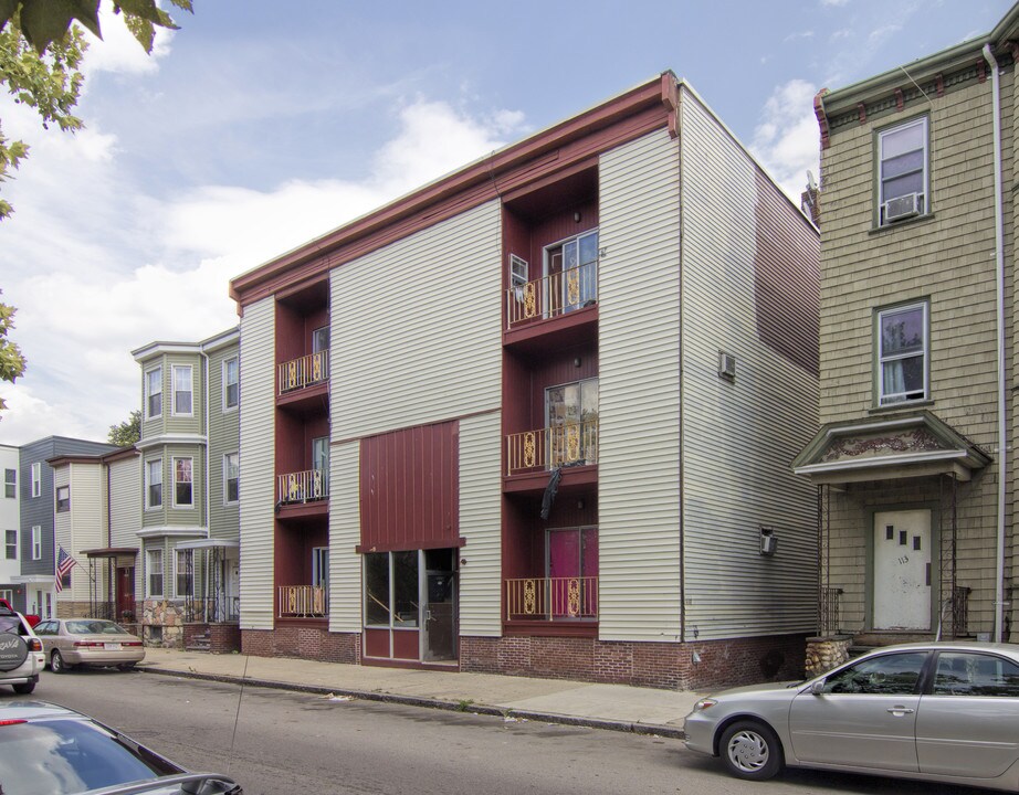 115-117 Havre St in East Boston, MA - Foto de edificio