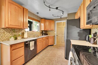 10883 Fairfax Way in Thornton, CO - Building Photo - Building Photo