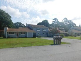 149 Quarterdeck in New Bern, NC - Building Photo
