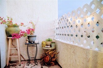 720-724 W 4th St in Long Beach, CA - Building Photo - Building Photo