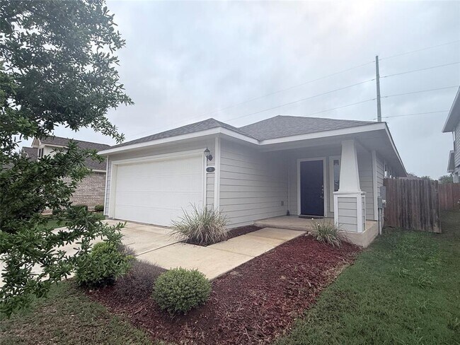 131 Trailstone Dr in Bastrop, TX - Building Photo - Building Photo