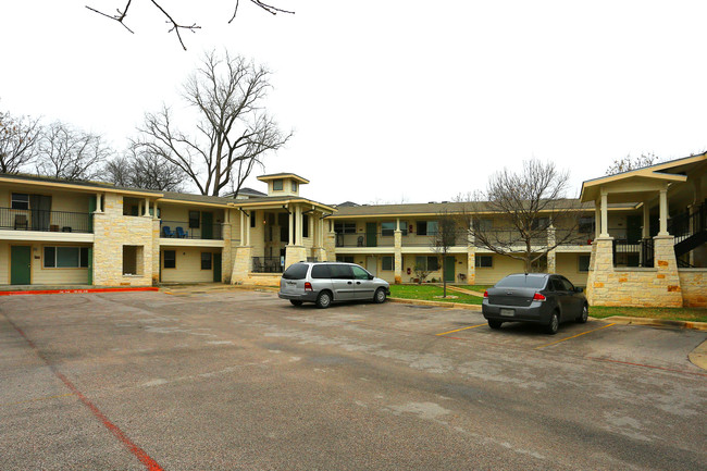 Cornerstone Apartments in Austin, TX - Building Photo - Building Photo