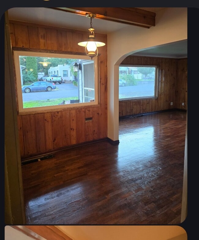 209 N 36th Ave in Yakima, WA - Foto de edificio - Building Photo