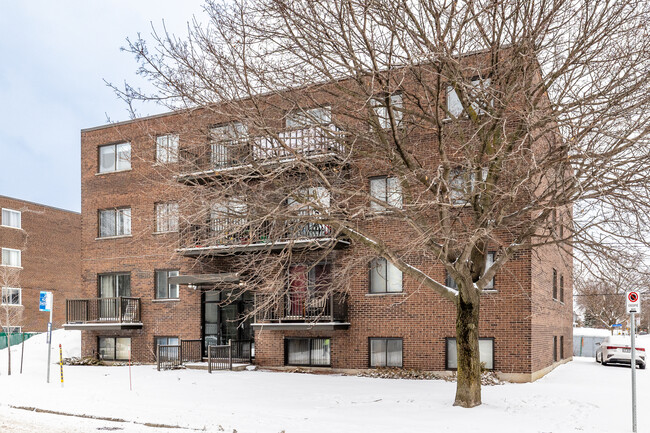 410 De La Concorde Boul O in Laval, QC - Building Photo - Building Photo