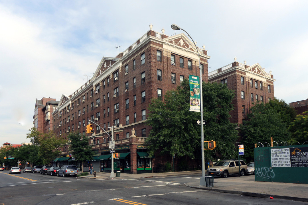 Georgian Hall in Flushing, NY - Building Photo